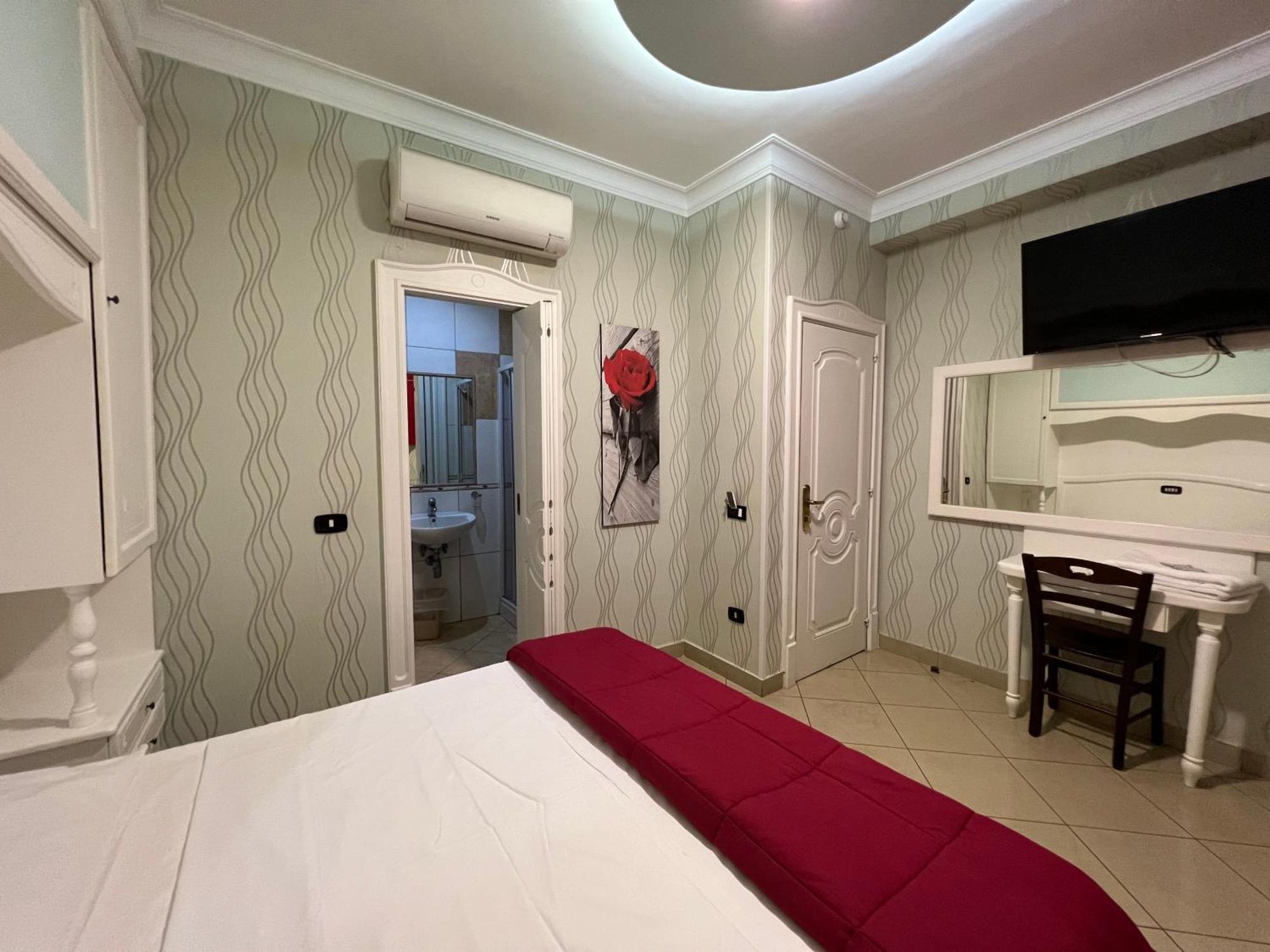 Hotel Tiffany Varcaturo Ngoại thất bức ảnh